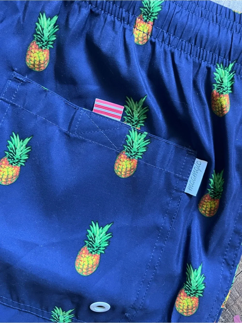 Maamgic NWT pineapple swim trunks men’s size medium